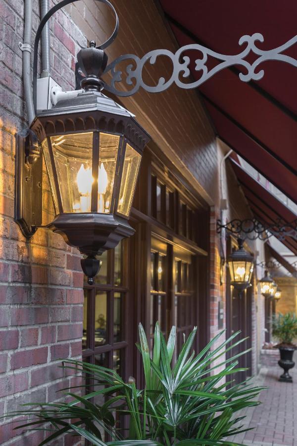 Club Wyndham Avenue Plaza Hotel New Orleans Exterior photo