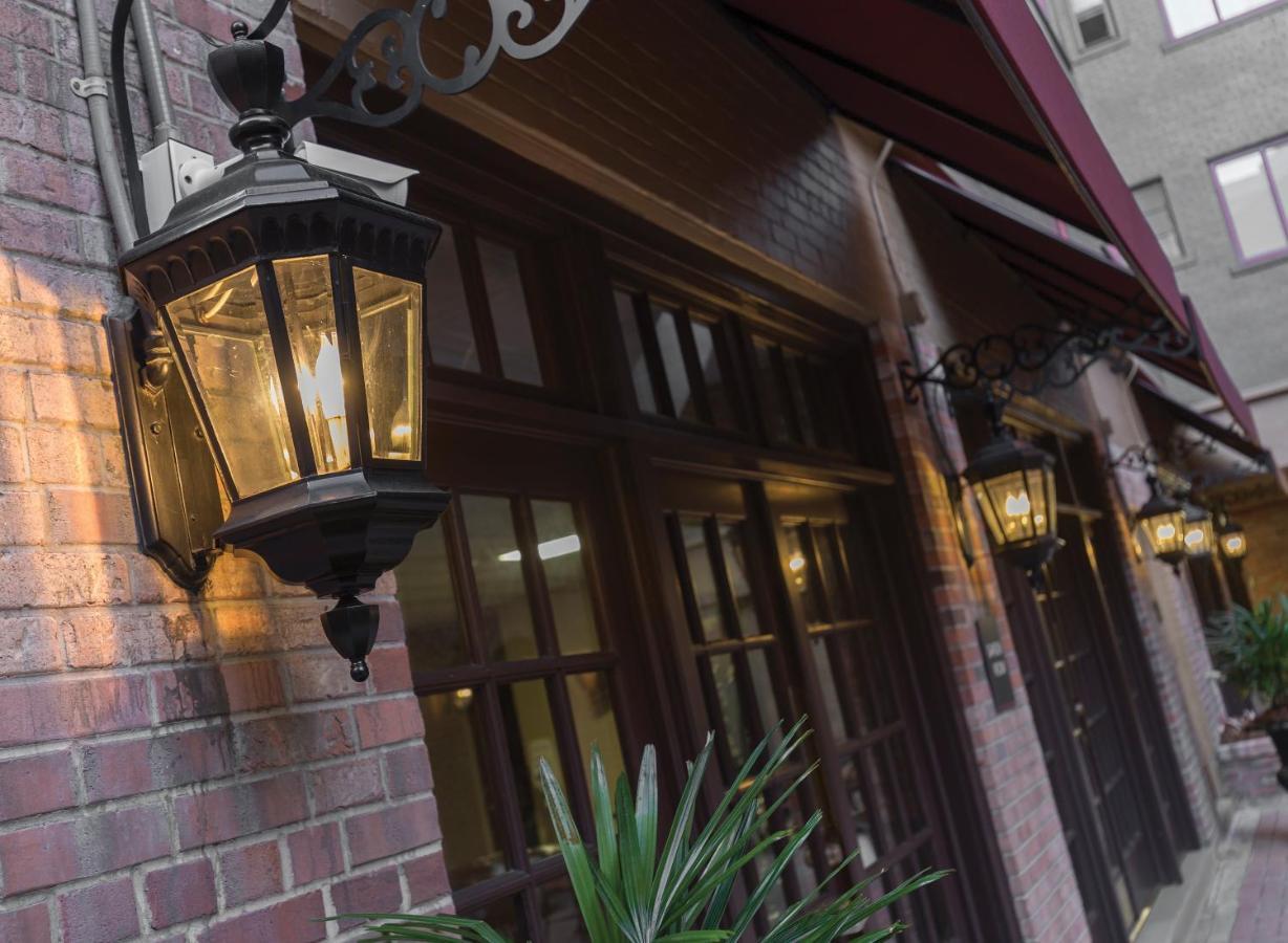 Club Wyndham Avenue Plaza Hotel New Orleans Exterior photo