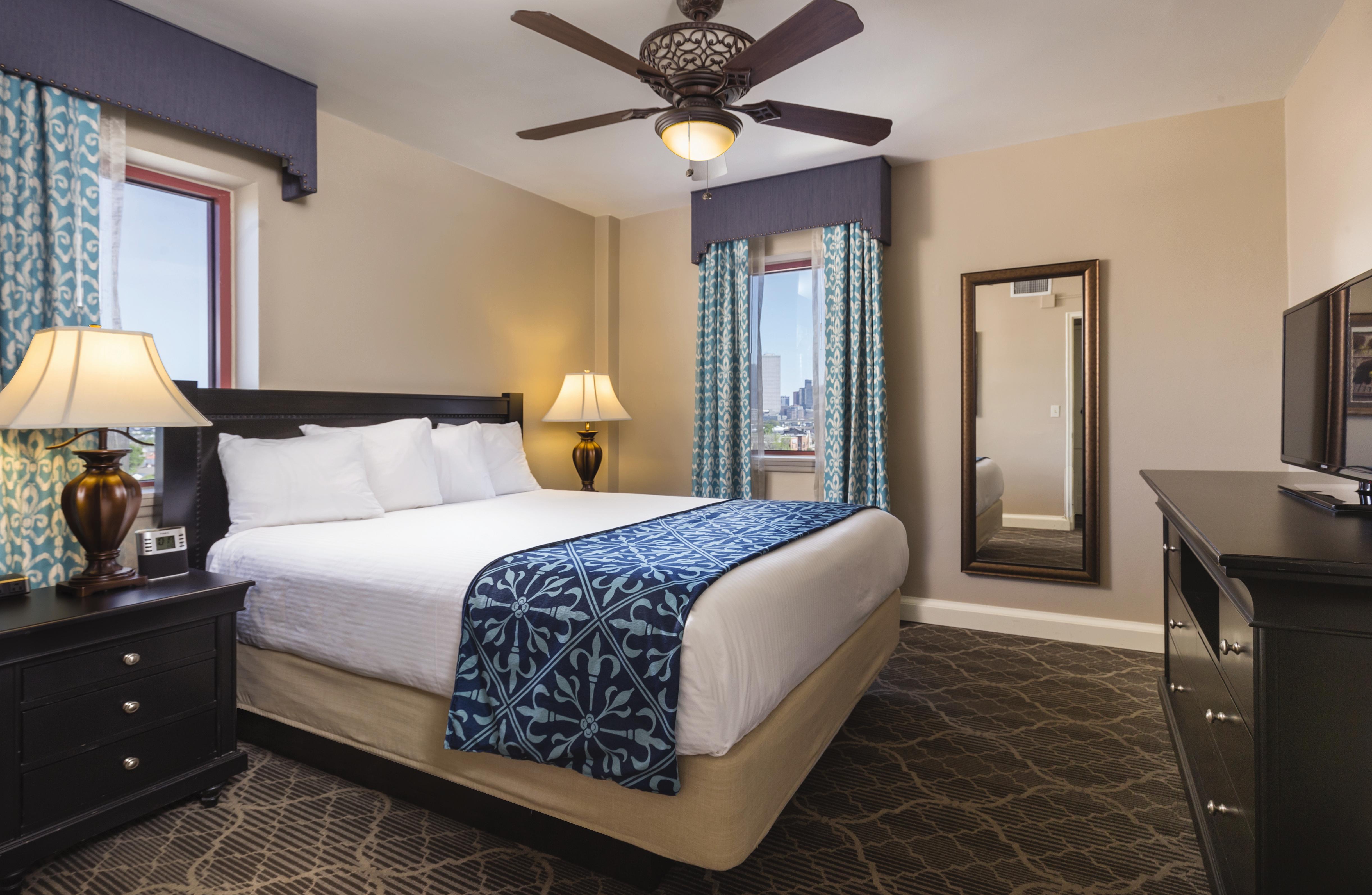 Club Wyndham Avenue Plaza Hotel New Orleans Exterior photo