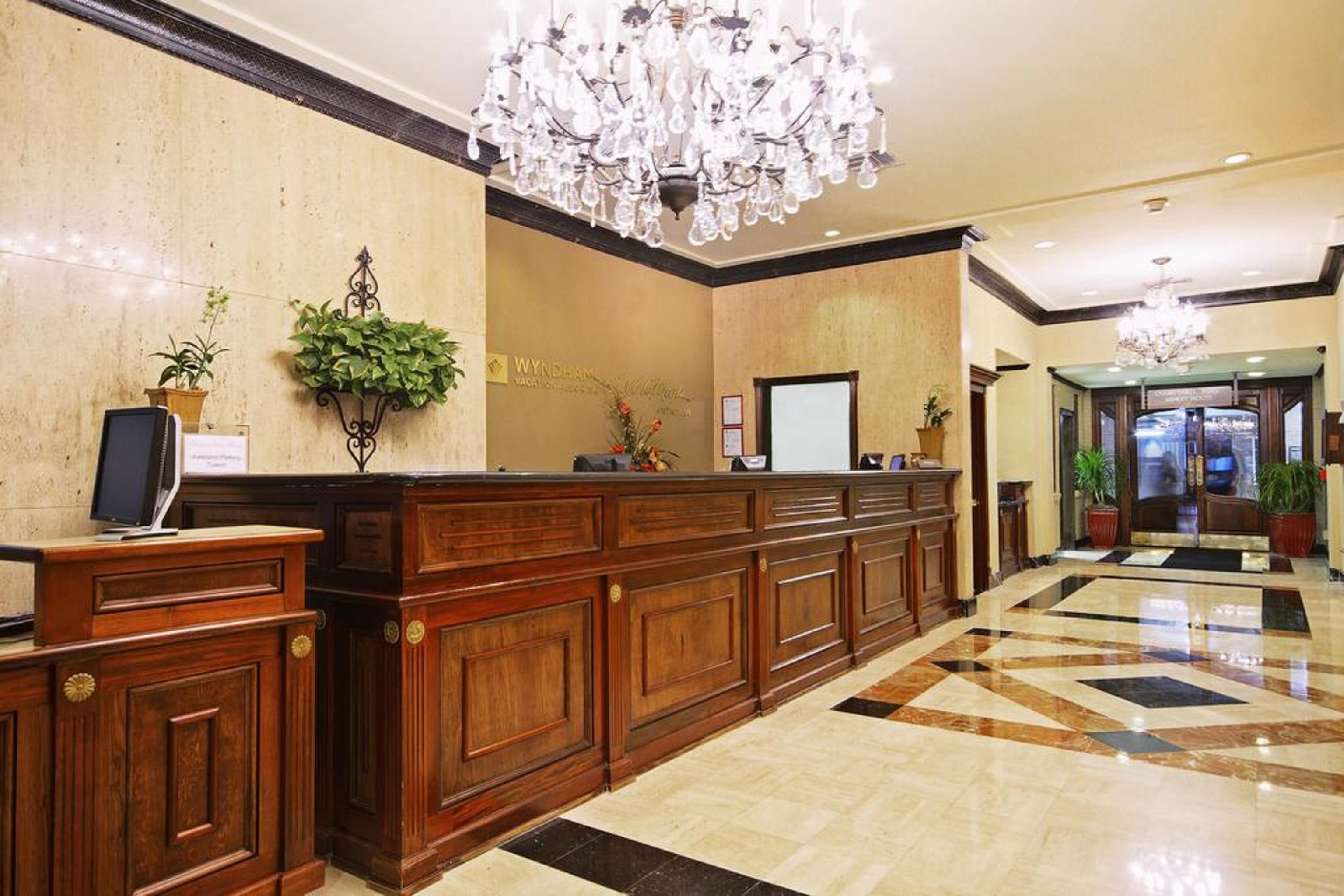 Club Wyndham Avenue Plaza Hotel New Orleans Exterior photo