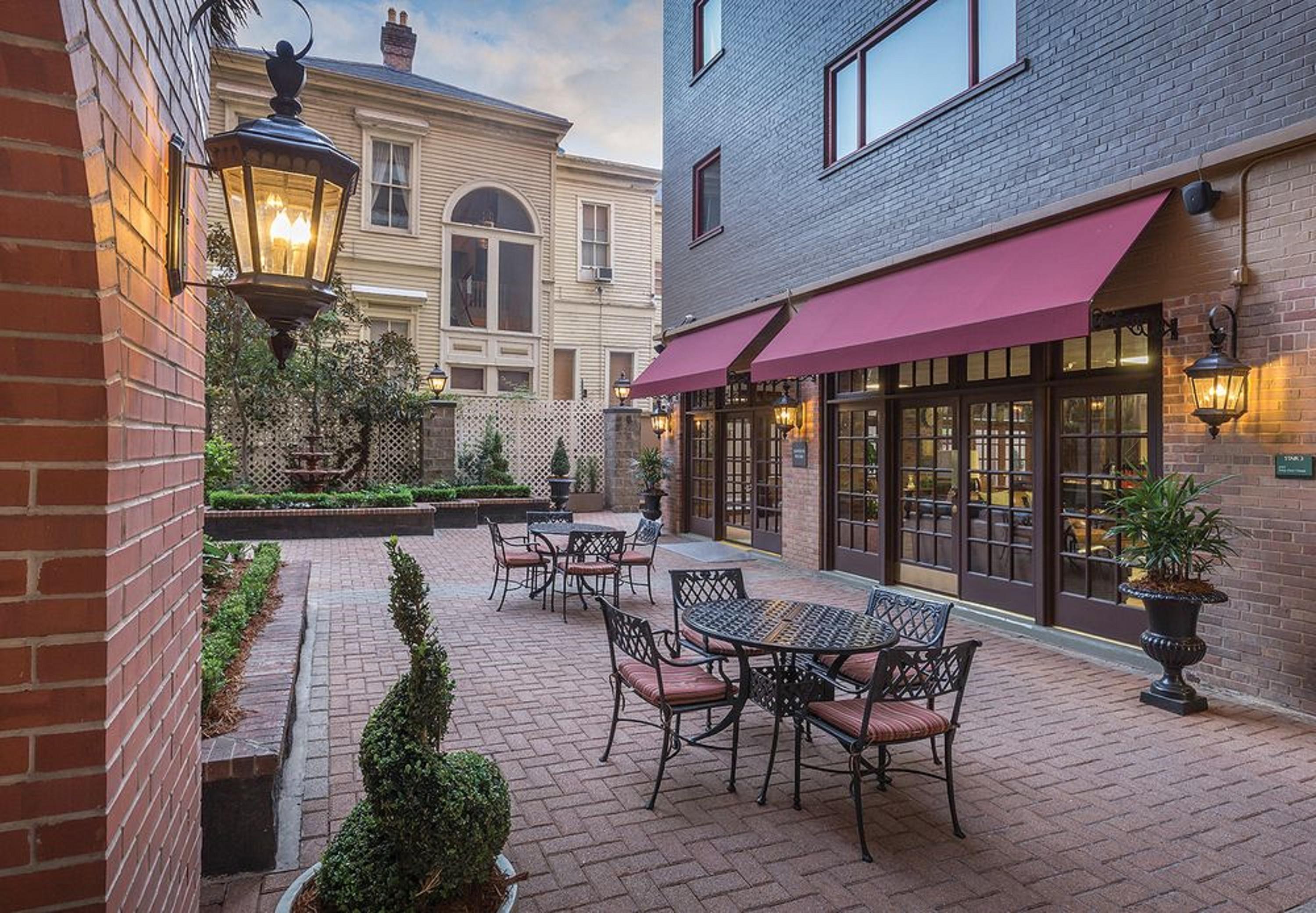 Club Wyndham Avenue Plaza Hotel New Orleans Exterior photo