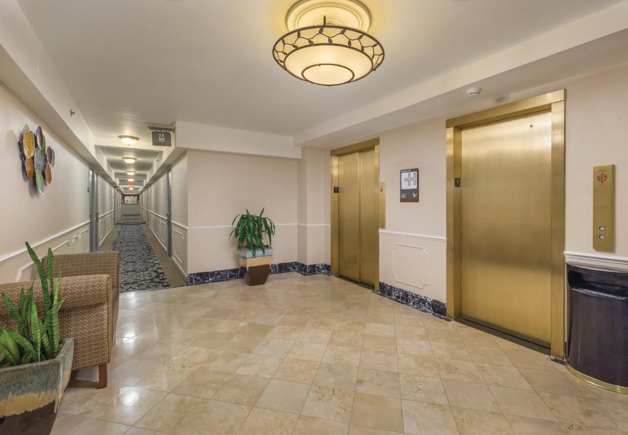 Club Wyndham Avenue Plaza Hotel New Orleans Exterior photo