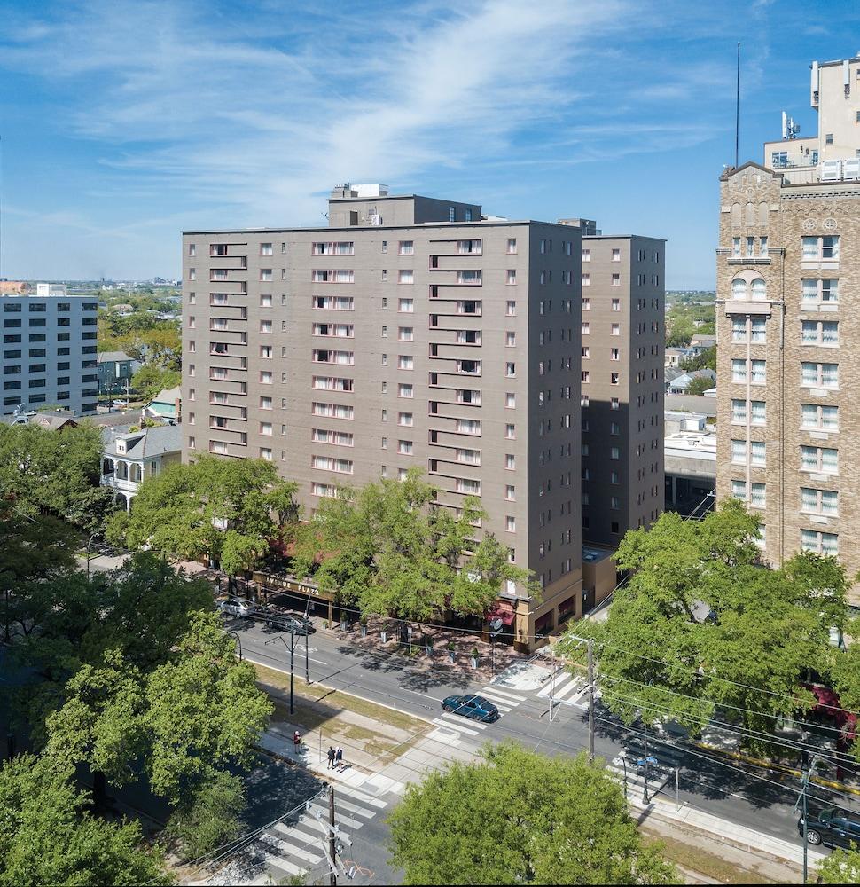 Club Wyndham Avenue Plaza Hotel New Orleans Exterior photo
