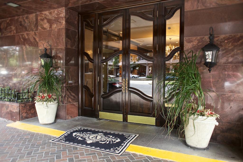 Club Wyndham Avenue Plaza Hotel New Orleans Exterior photo