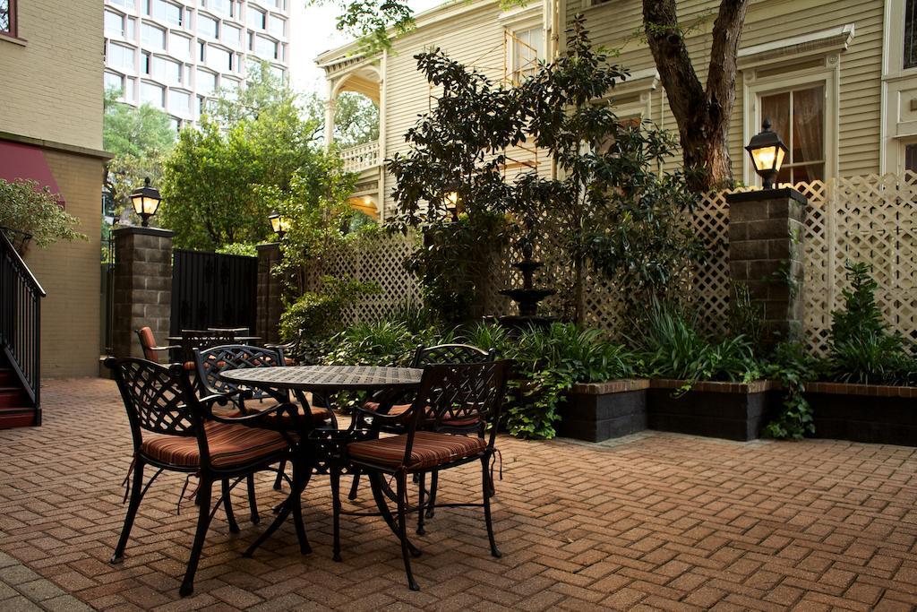 Club Wyndham Avenue Plaza Hotel New Orleans Exterior photo